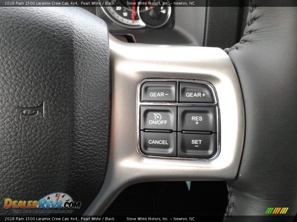 2018 Ram 1500 Laramie Crew Cab 4x4 Pearl White / Black Photo #17
