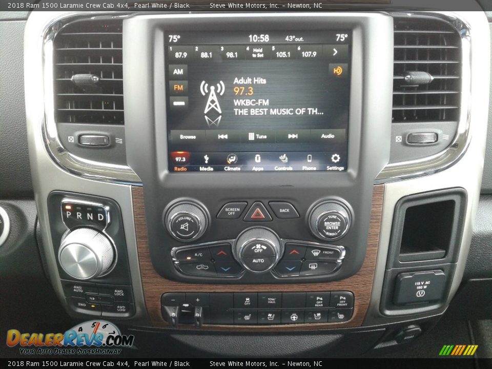 2018 Ram 1500 Laramie Crew Cab 4x4 Pearl White / Black Photo #19