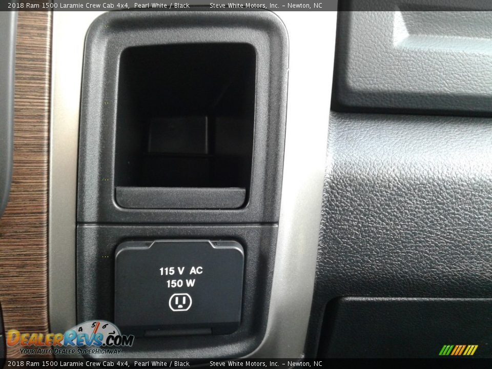 2018 Ram 1500 Laramie Crew Cab 4x4 Pearl White / Black Photo #27