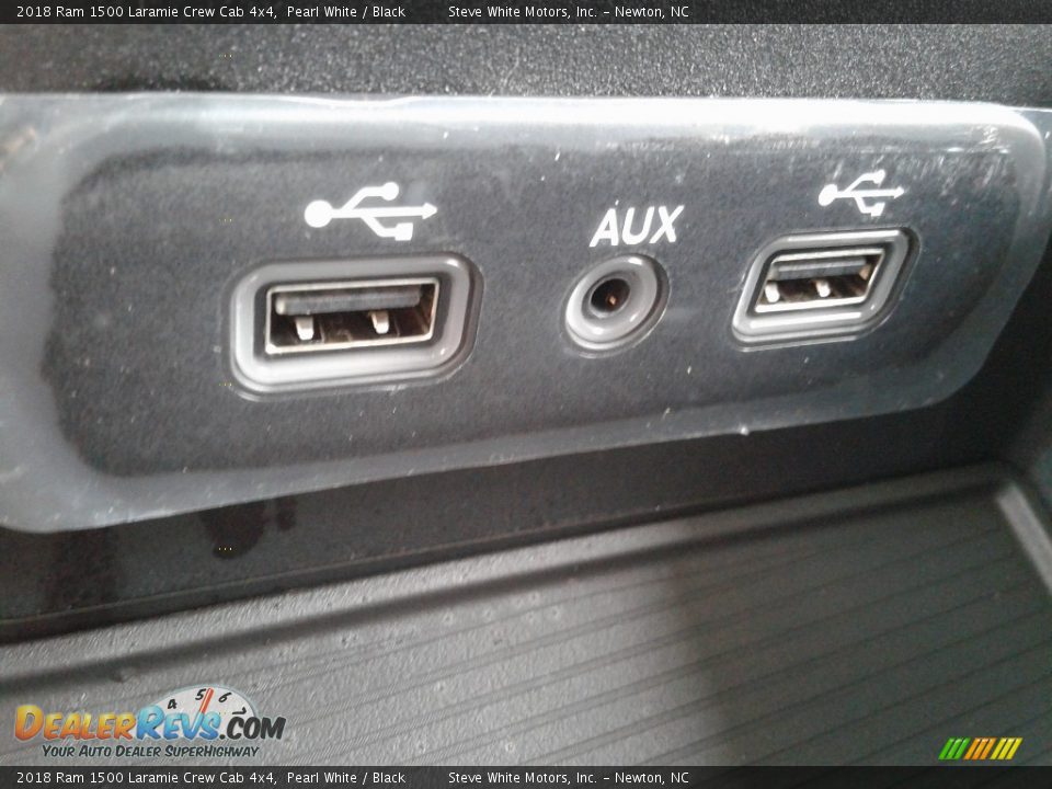 2018 Ram 1500 Laramie Crew Cab 4x4 Pearl White / Black Photo #28