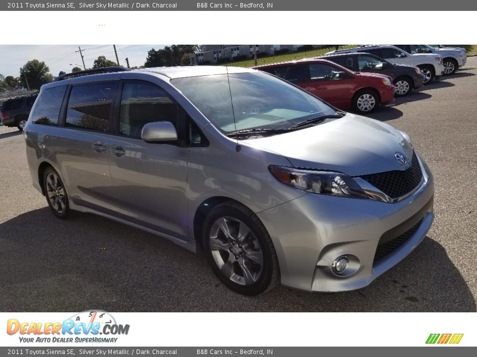 2011 Toyota Sienna SE Silver Sky Metallic / Dark Charcoal Photo #7