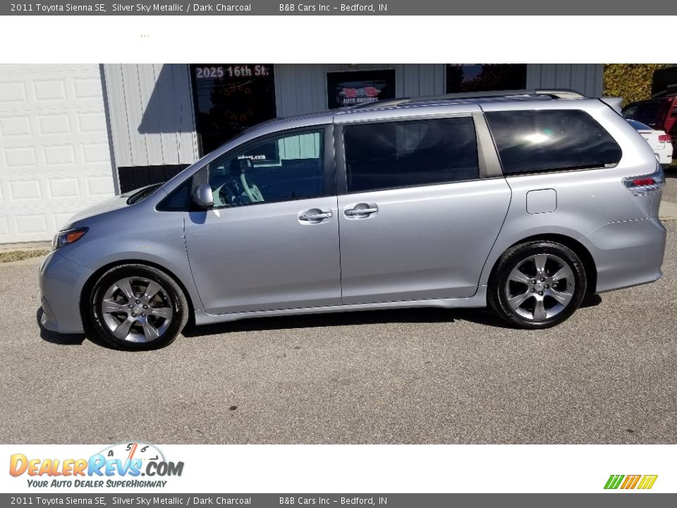 2011 Toyota Sienna SE Silver Sky Metallic / Dark Charcoal Photo #9