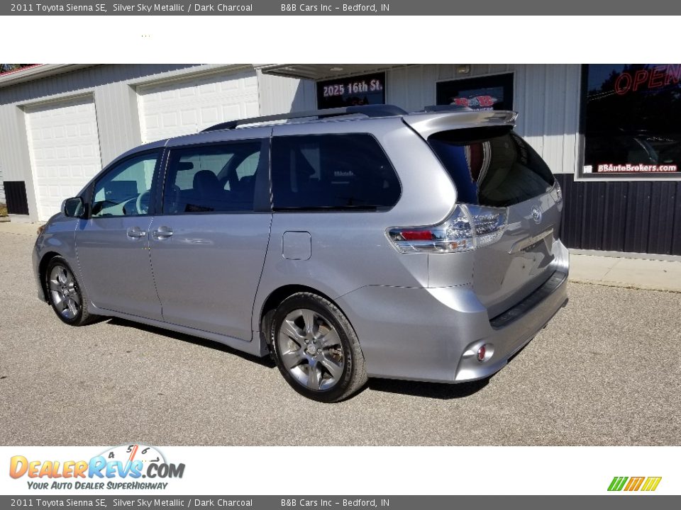 2011 Toyota Sienna SE Silver Sky Metallic / Dark Charcoal Photo #10