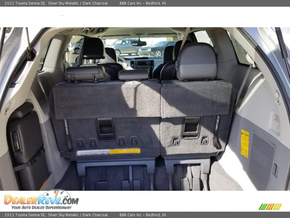 2011 Toyota Sienna SE Silver Sky Metallic / Dark Charcoal Photo #19