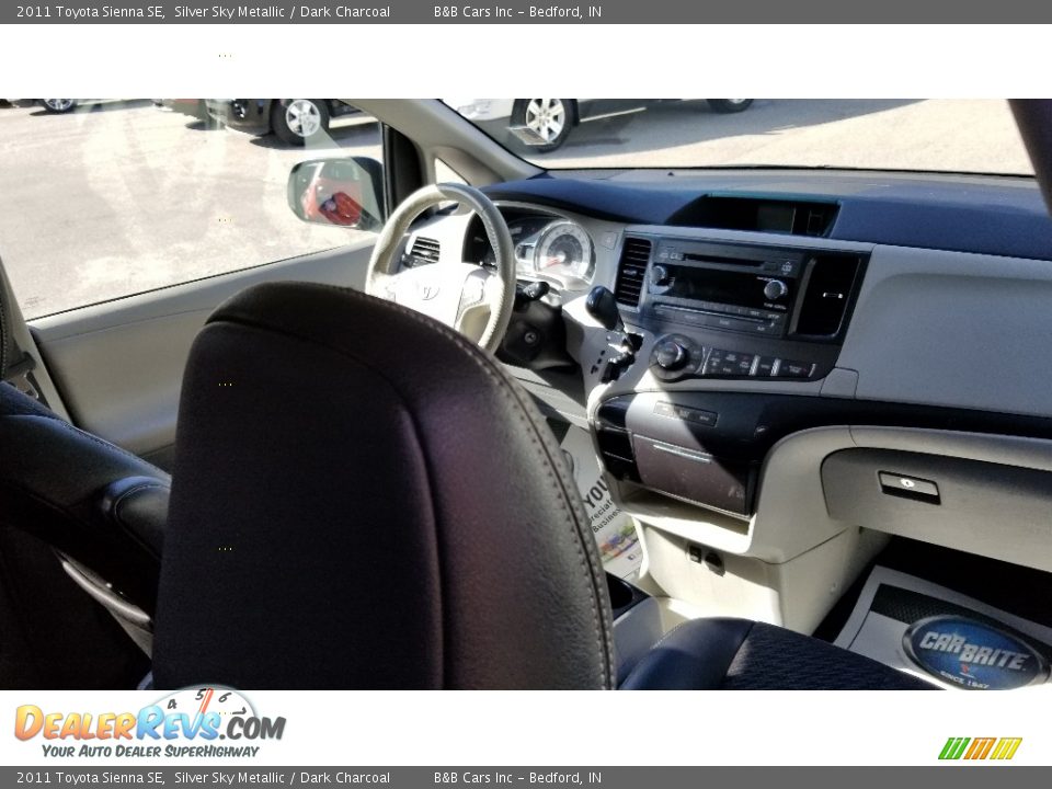 2011 Toyota Sienna SE Silver Sky Metallic / Dark Charcoal Photo #20