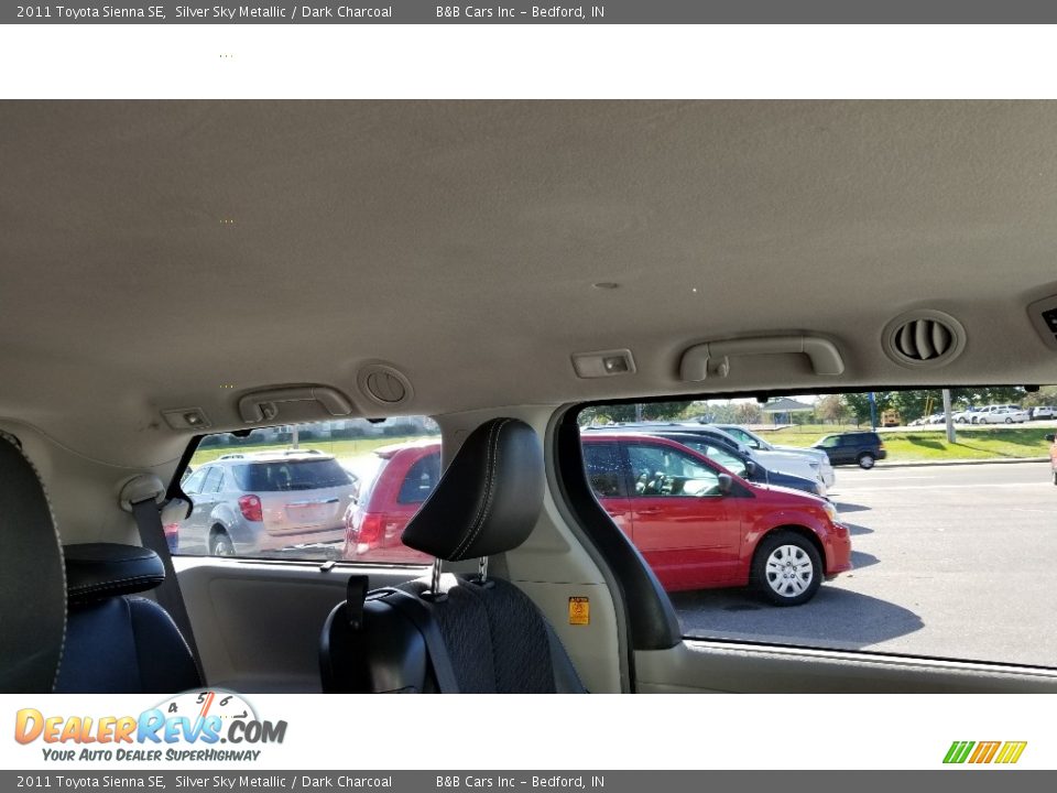 2011 Toyota Sienna SE Silver Sky Metallic / Dark Charcoal Photo #21