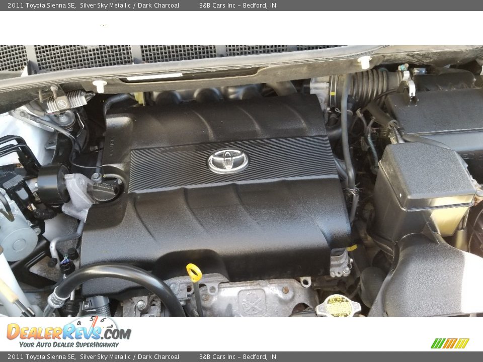 2011 Toyota Sienna SE Silver Sky Metallic / Dark Charcoal Photo #22