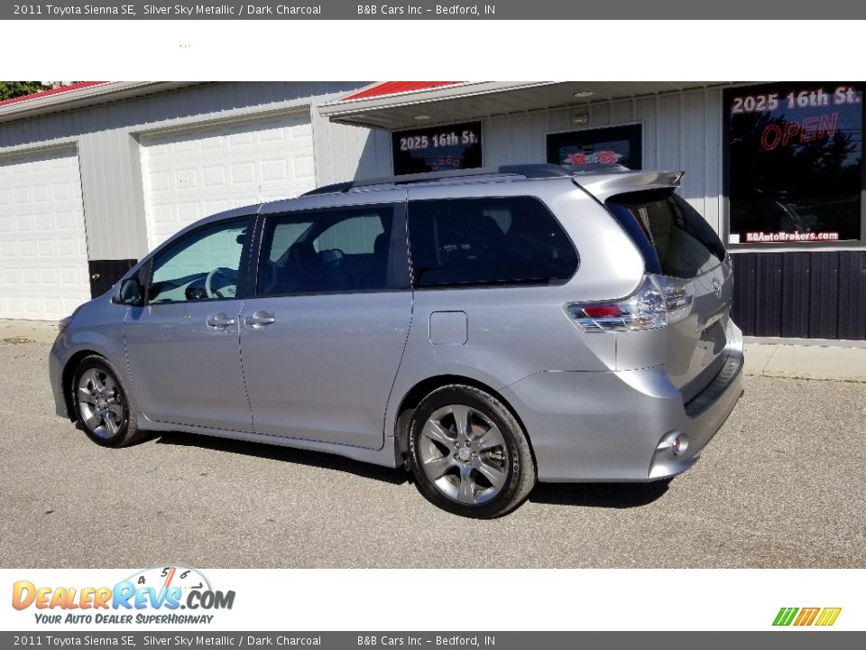 2011 Toyota Sienna SE Silver Sky Metallic / Dark Charcoal Photo #24