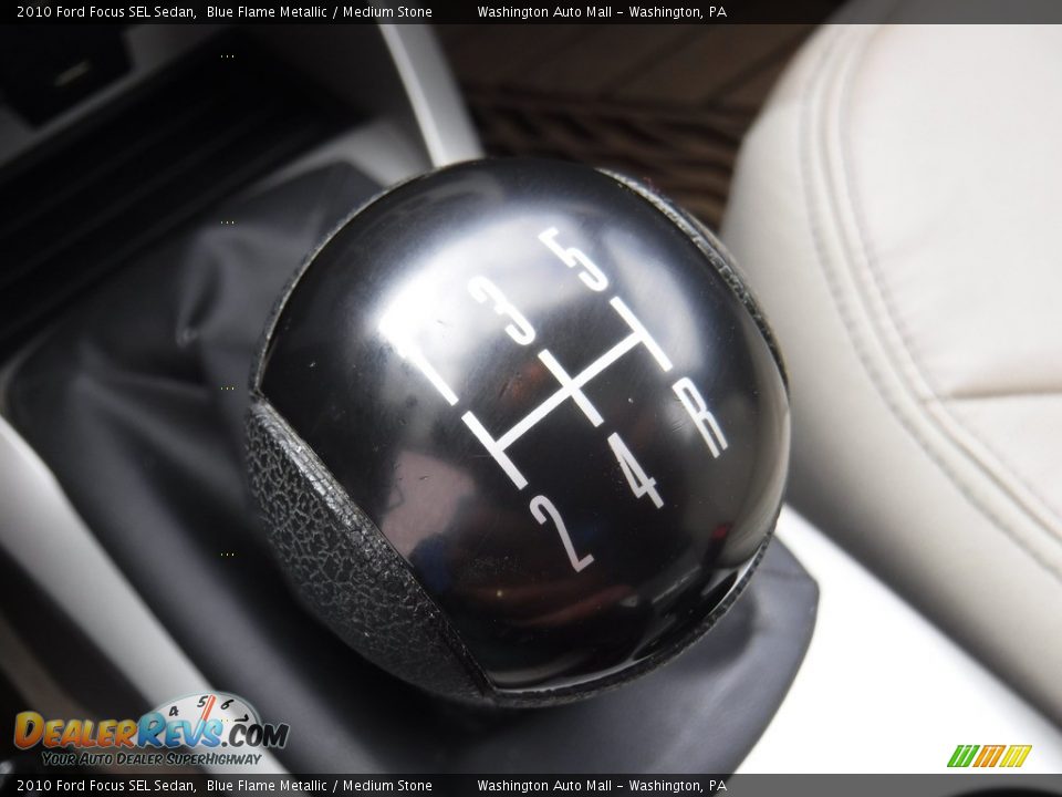 2010 Ford Focus SEL Sedan Blue Flame Metallic / Medium Stone Photo #20