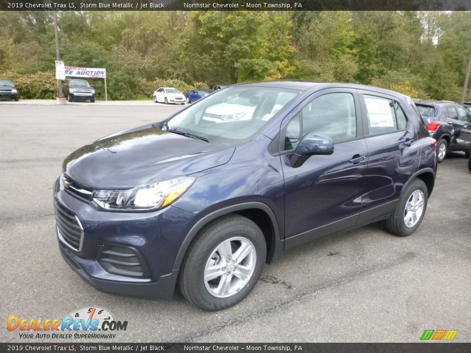 Front 3/4 View of 2019 Chevrolet Trax LS Photo #1