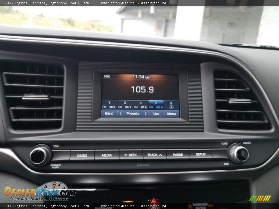 Controls of 2019 Hyundai Elantra SE Photo #12