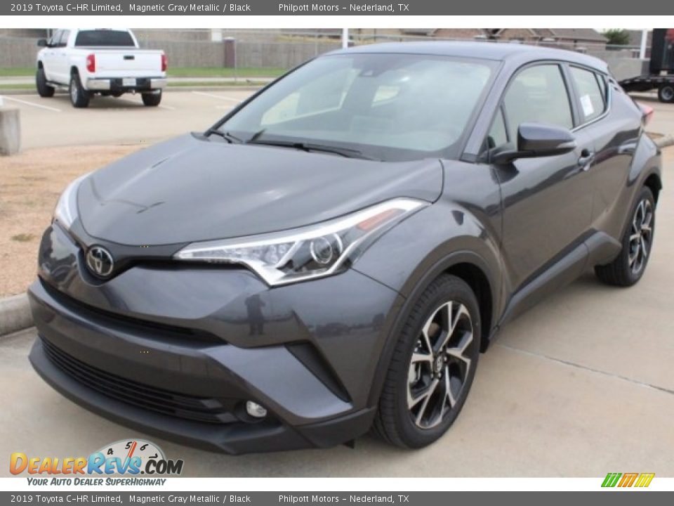 Front 3/4 View of 2019 Toyota C-HR Limited Photo #3