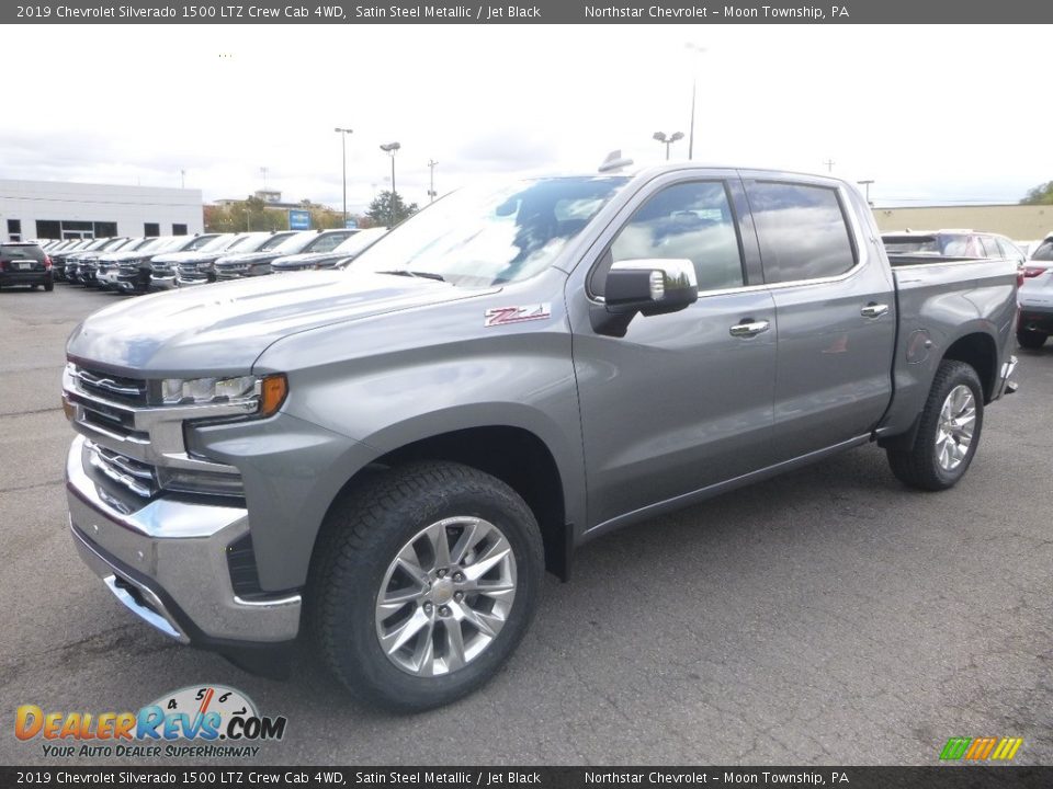 Front 3/4 View of 2019 Chevrolet Silverado 1500 LTZ Crew Cab 4WD Photo #1