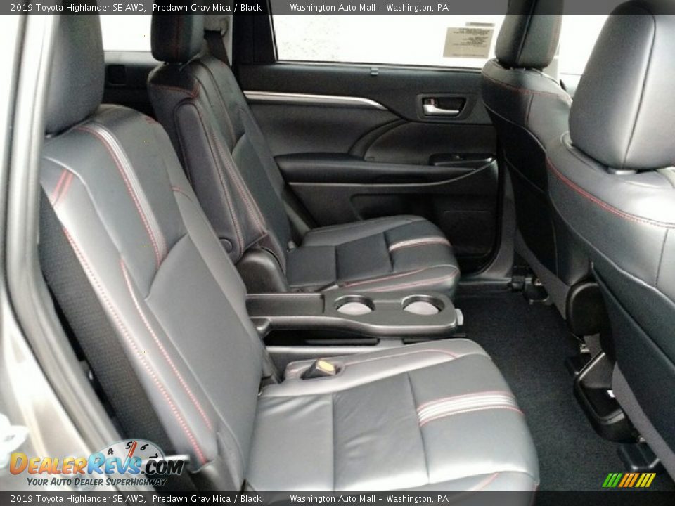 Rear Seat of 2019 Toyota Highlander SE AWD Photo #21