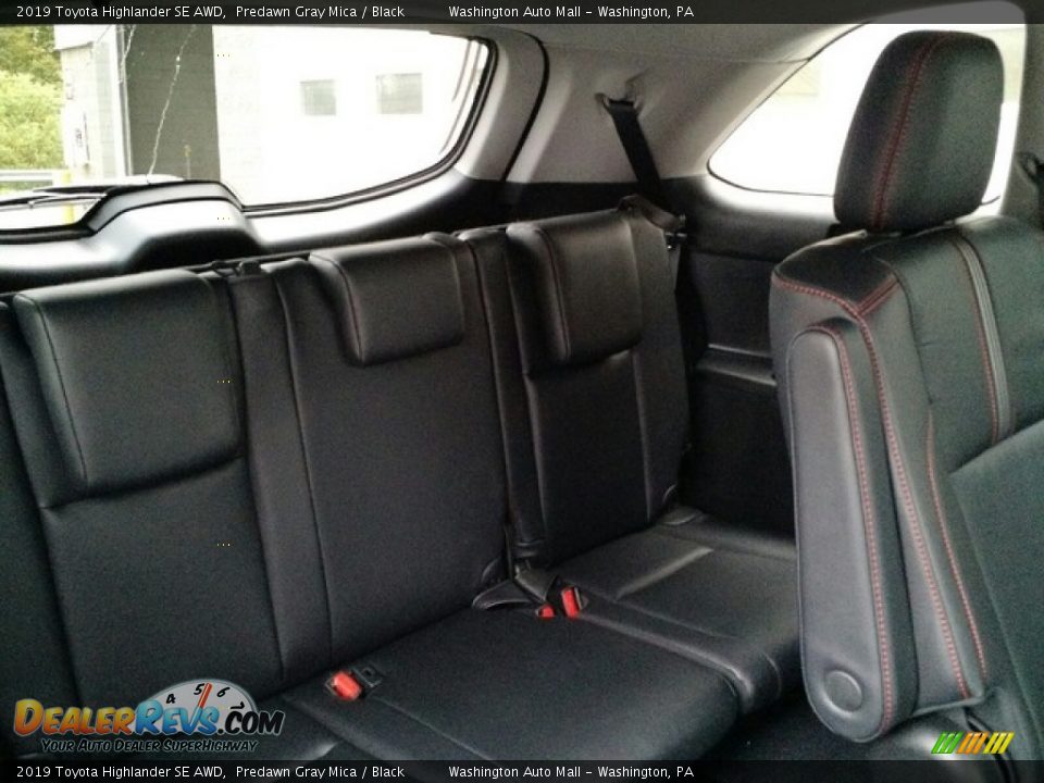 Rear Seat of 2019 Toyota Highlander SE AWD Photo #25