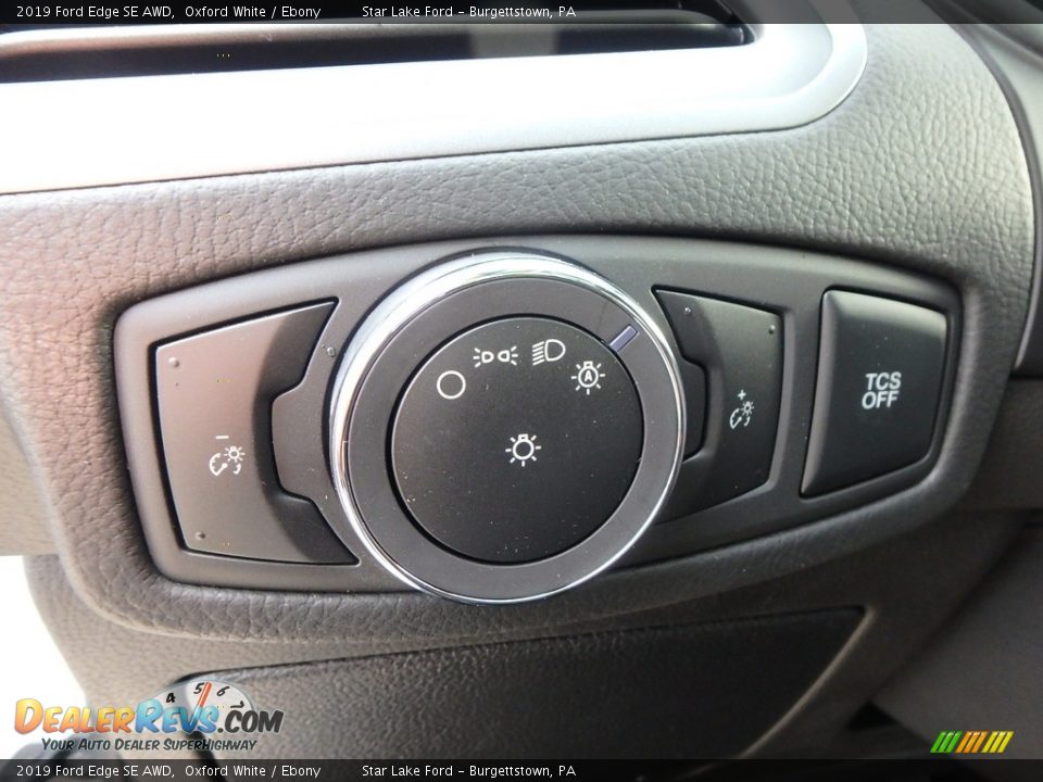 Controls of 2019 Ford Edge SE AWD Photo #15