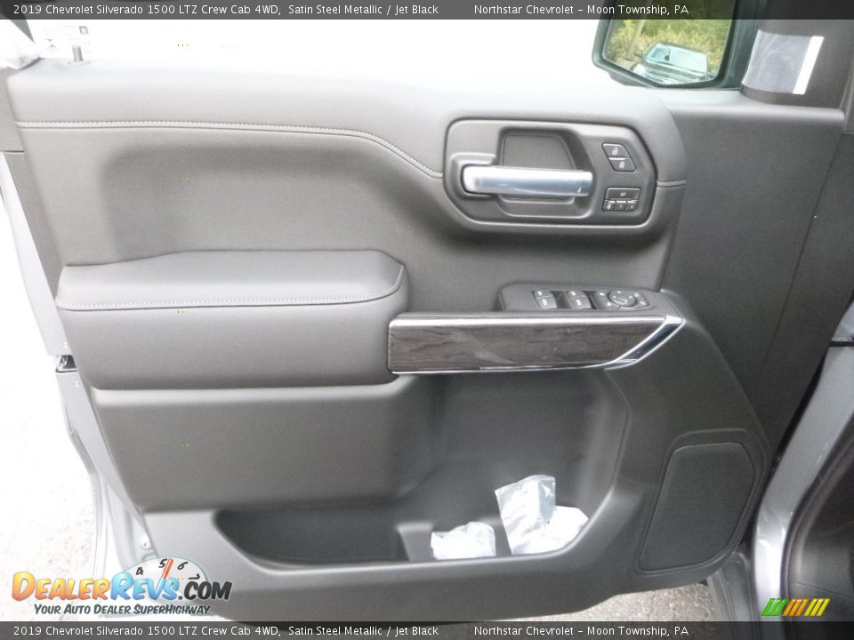 Door Panel of 2019 Chevrolet Silverado 1500 LTZ Crew Cab 4WD Photo #16