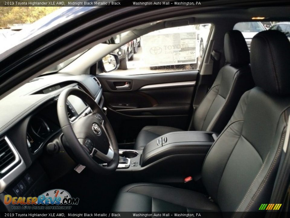 Front Seat of 2019 Toyota Highlander XLE AWD Photo #9