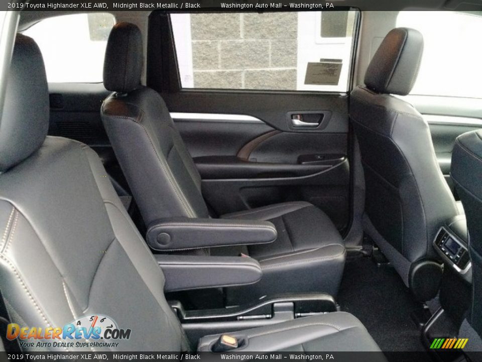 Rear Seat of 2019 Toyota Highlander XLE AWD Photo #22