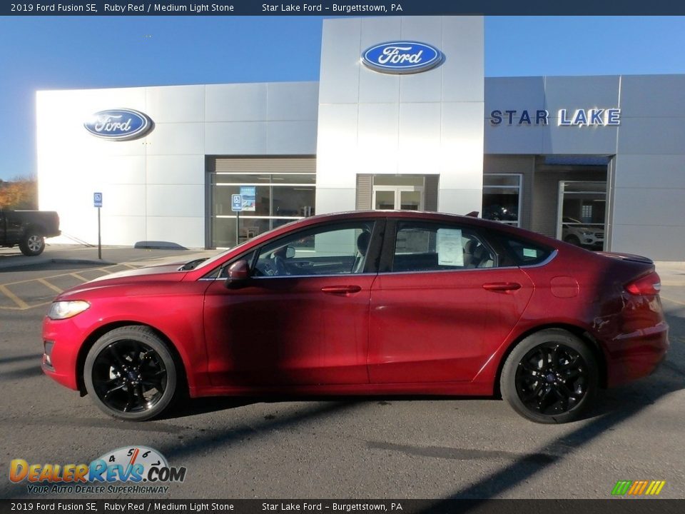 2019 Ford Fusion SE Ruby Red / Medium Light Stone Photo #8