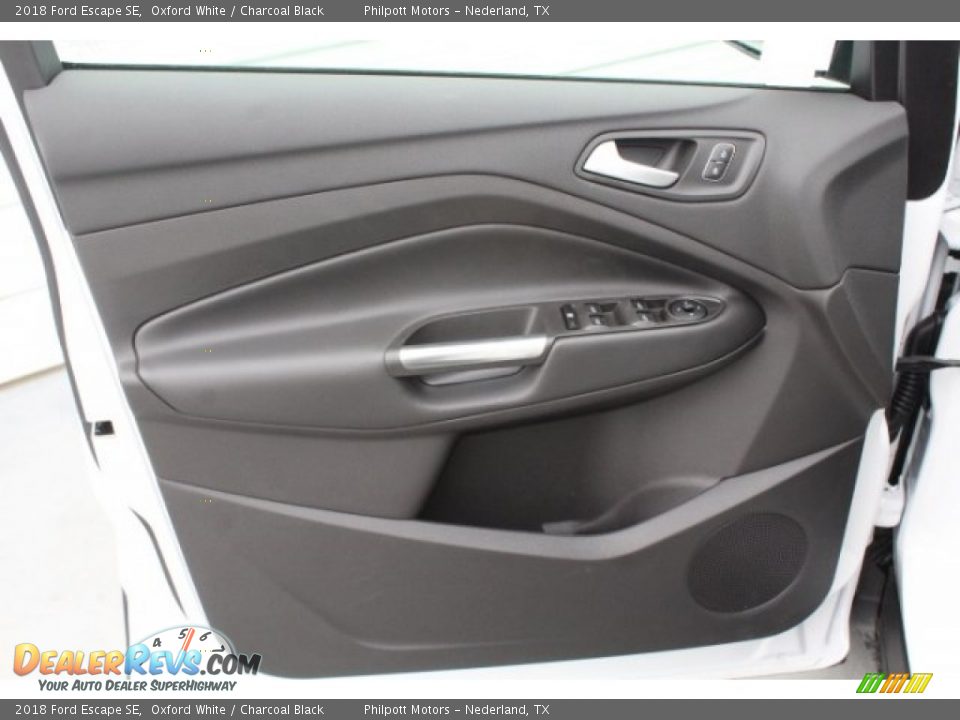 2018 Ford Escape SE Oxford White / Charcoal Black Photo #12