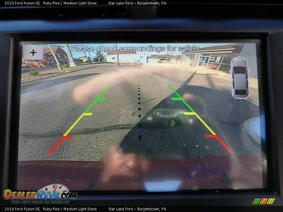 2019 Ford Fusion SE Ruby Red / Medium Light Stone Photo #20