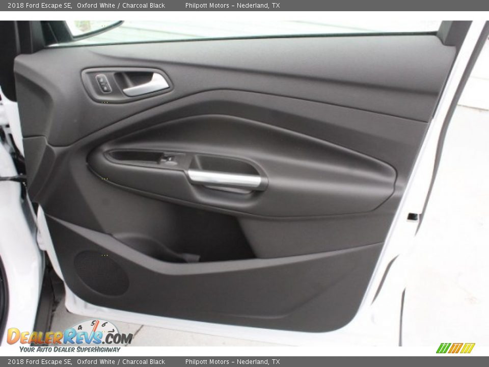 2018 Ford Escape SE Oxford White / Charcoal Black Photo #29