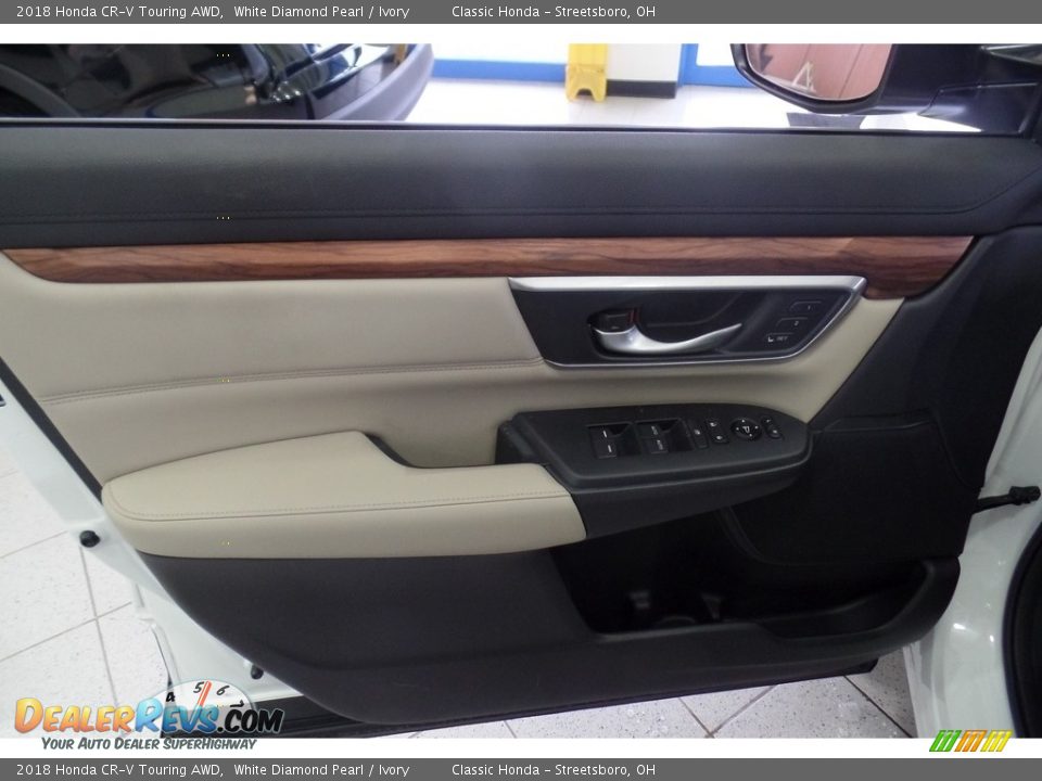 2018 Honda CR-V Touring AWD White Diamond Pearl / Ivory Photo #5