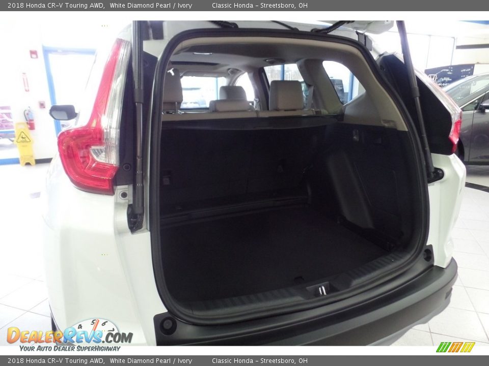 2018 Honda CR-V Touring AWD White Diamond Pearl / Ivory Photo #16