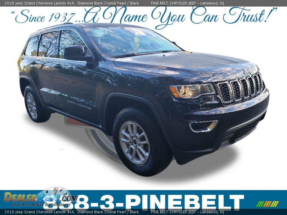 2019 Jeep Grand Cherokee Laredo 4x4 Diamond Black Crystal Pearl / Black Photo #1