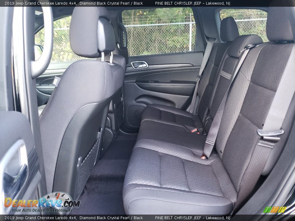 2019 Jeep Grand Cherokee Laredo 4x4 Diamond Black Crystal Pearl / Black Photo #6