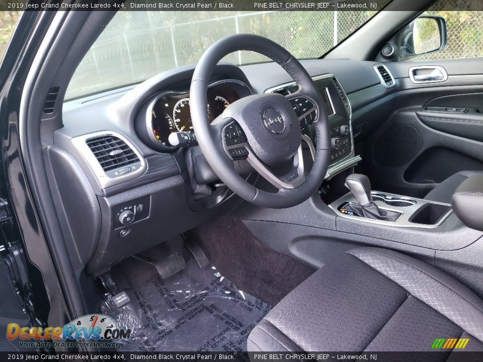 2019 Jeep Grand Cherokee Laredo 4x4 Diamond Black Crystal Pearl / Black Photo #7