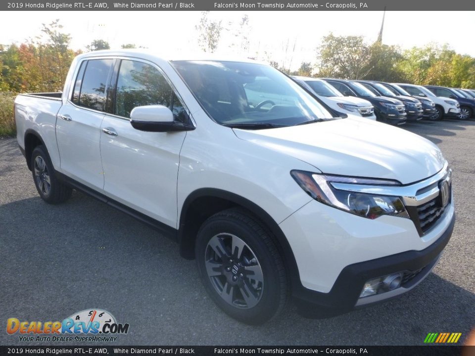 Front 3/4 View of 2019 Honda Ridgeline RTL-E AWD Photo #5