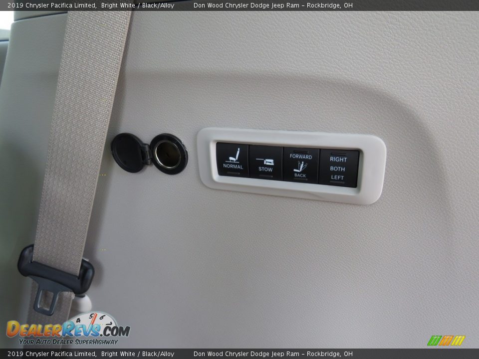 2019 Chrysler Pacifica Limited Bright White / Black/Alloy Photo #31