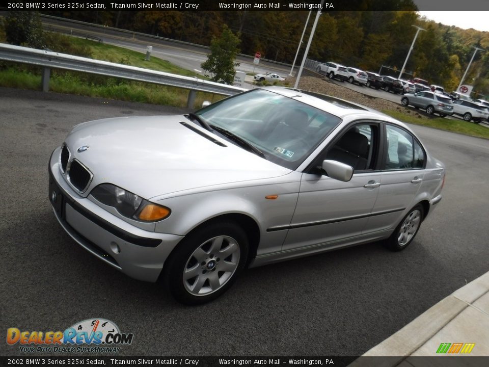 2002 BMW 3 Series 325xi Sedan Titanium Silver Metallic / Grey Photo #6