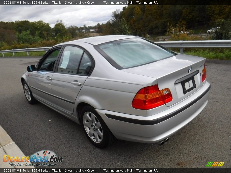 2002 BMW 3 Series 325xi Sedan Titanium Silver Metallic / Grey Photo #9
