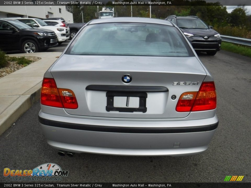 2002 BMW 3 Series 325xi Sedan Titanium Silver Metallic / Grey Photo #10