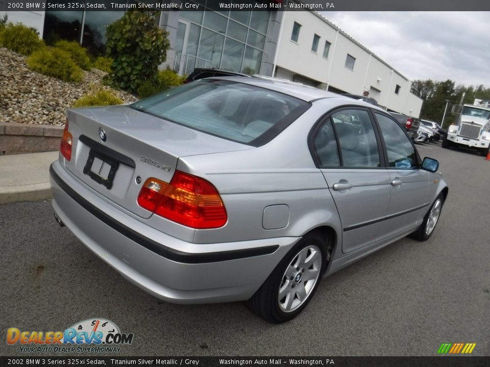 2002 BMW 3 Series 325xi Sedan Titanium Silver Metallic / Grey Photo #11