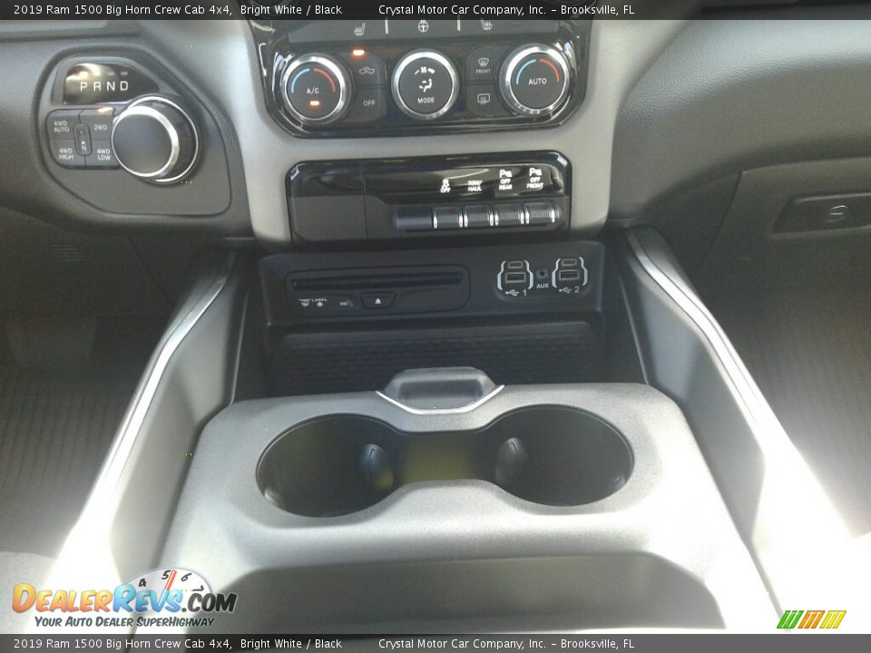 2019 Ram 1500 Big Horn Crew Cab 4x4 Bright White / Black Photo #16