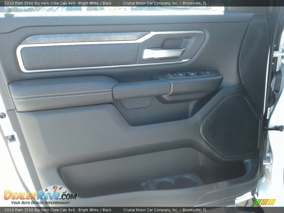 2019 Ram 1500 Big Horn Crew Cab 4x4 Bright White / Black Photo #17