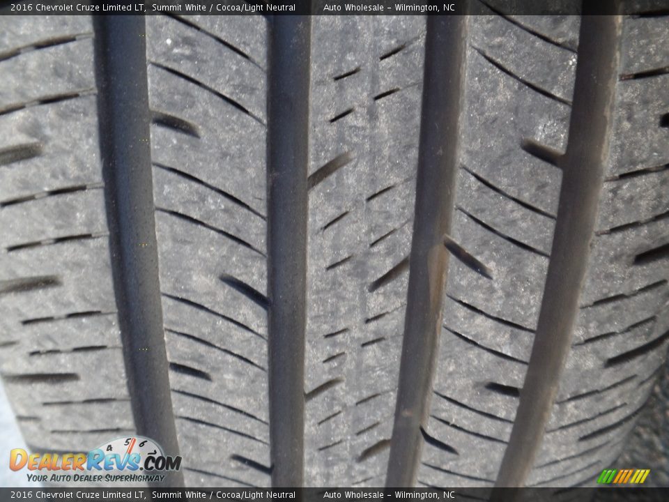 2016 Chevrolet Cruze Limited LT Summit White / Cocoa/Light Neutral Photo #10