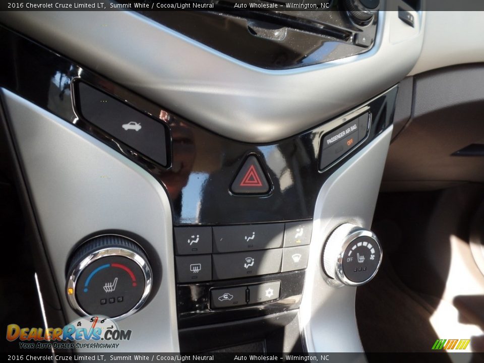 2016 Chevrolet Cruze Limited LT Summit White / Cocoa/Light Neutral Photo #19