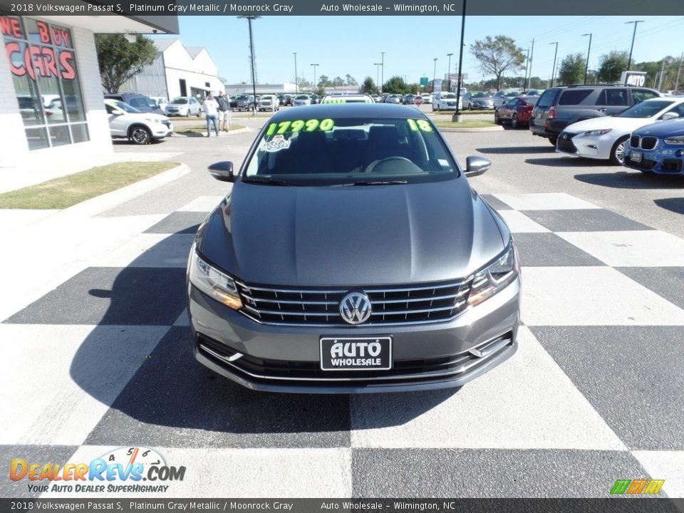 2018 Volkswagen Passat S Platinum Gray Metallic / Moonrock Gray Photo #2