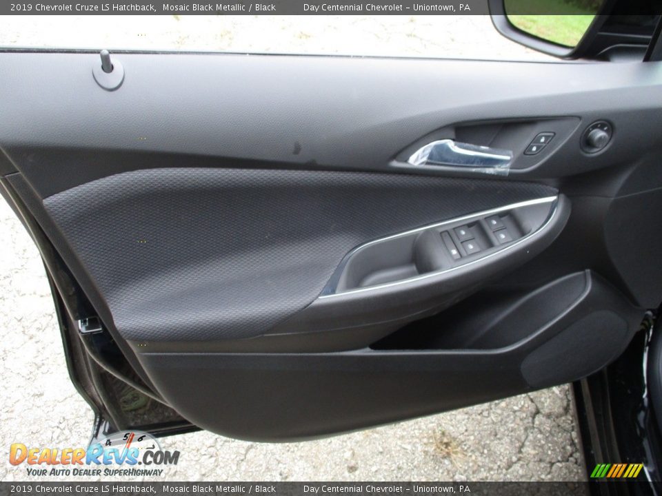 2019 Chevrolet Cruze LS Hatchback Mosaic Black Metallic / Black Photo #5