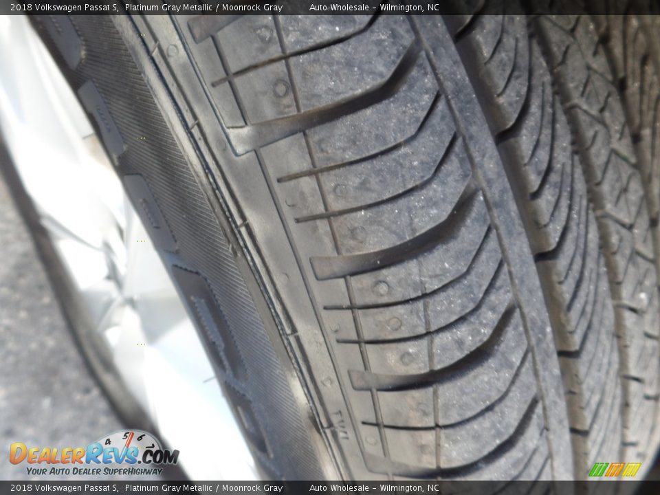 2018 Volkswagen Passat S Platinum Gray Metallic / Moonrock Gray Photo #9