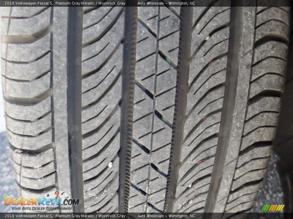 2018 Volkswagen Passat S Platinum Gray Metallic / Moonrock Gray Photo #10