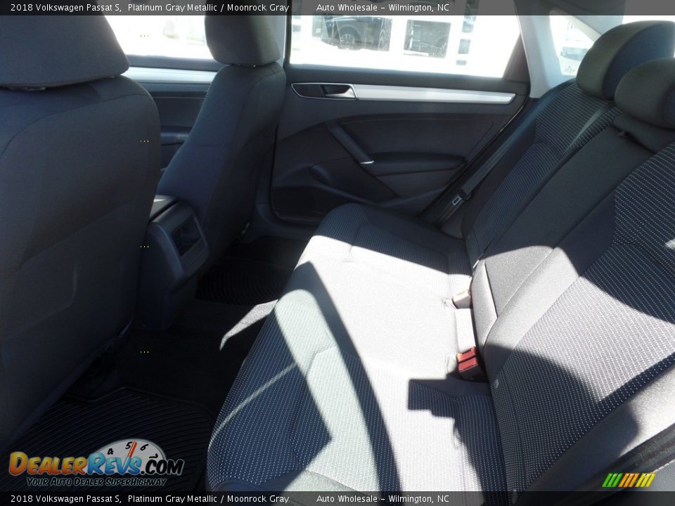 2018 Volkswagen Passat S Platinum Gray Metallic / Moonrock Gray Photo #12
