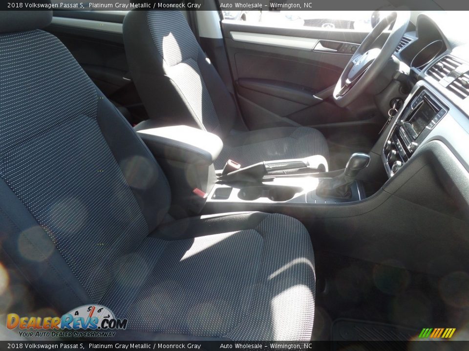 2018 Volkswagen Passat S Platinum Gray Metallic / Moonrock Gray Photo #13