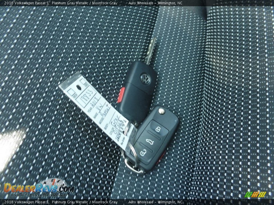 2018 Volkswagen Passat S Platinum Gray Metallic / Moonrock Gray Photo #20