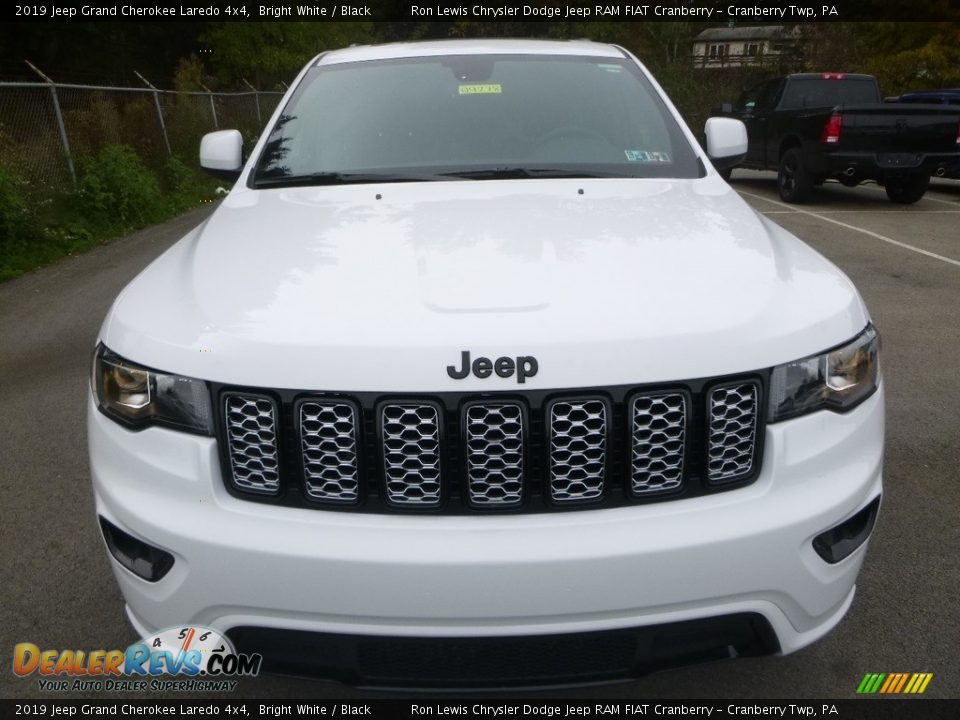 2019 Jeep Grand Cherokee Laredo 4x4 Bright White / Black Photo #8